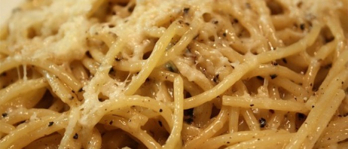 Spaghetti with Tuma Persa Cheese and Black Pepper
