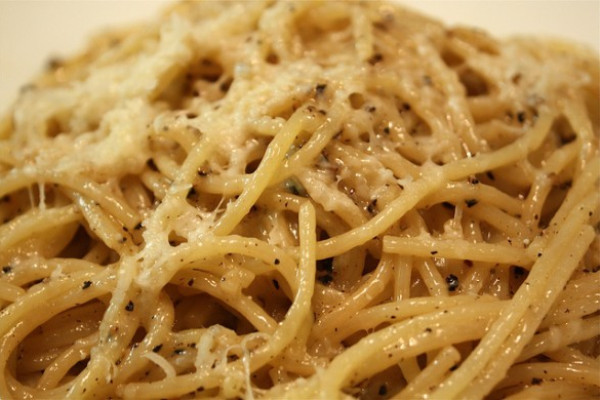 Spaghetti Tuma Persa e Pepe Nero
