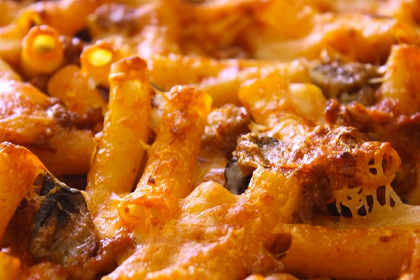 Pasta ncaciata alla Messinese
